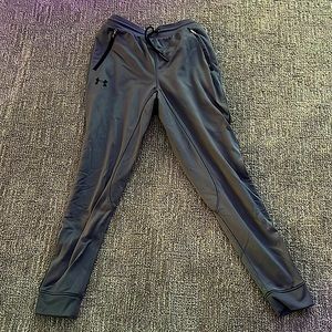 Boys gray Under Armour pants.
